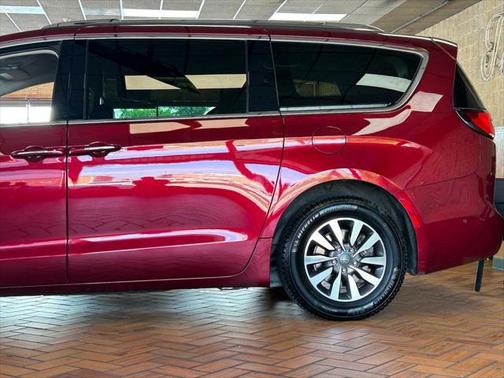 2021 Chrysler Pacifica Hybrid Touring L