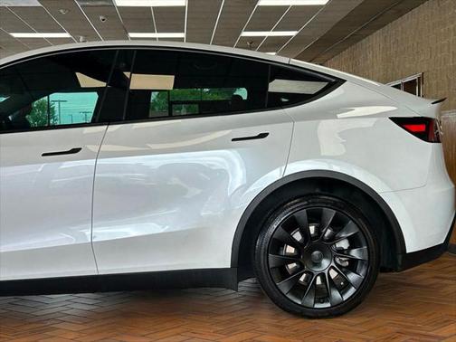 2023 Tesla Model Y Long Range AWD