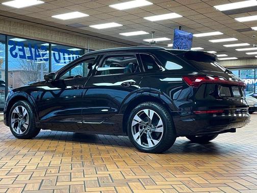 2021 Audi e-tron Premium