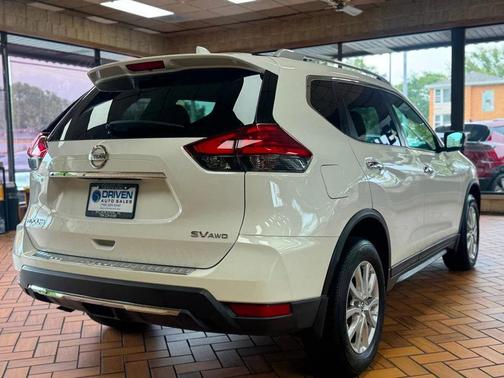 2017 Nissan Rogue SV