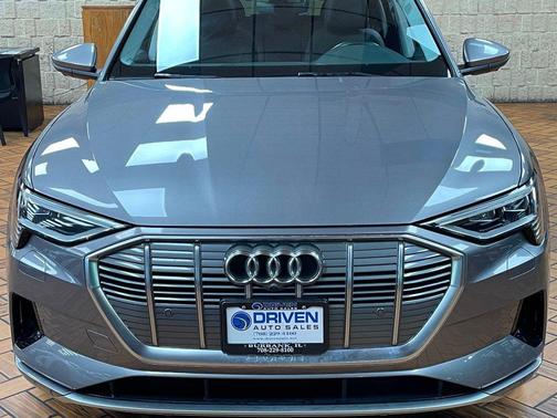 2021 Audi e-tron Premium Plus