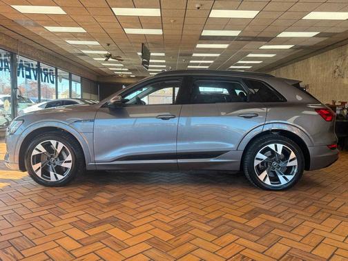 2021 Audi e-tron Premium