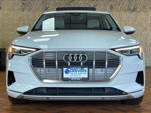 2022 Audi e-tron Premium
