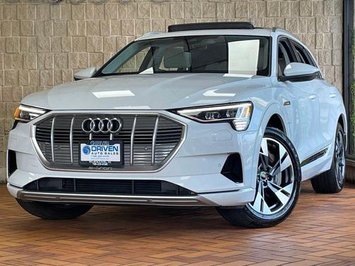 2022 Audi e-tron Premium