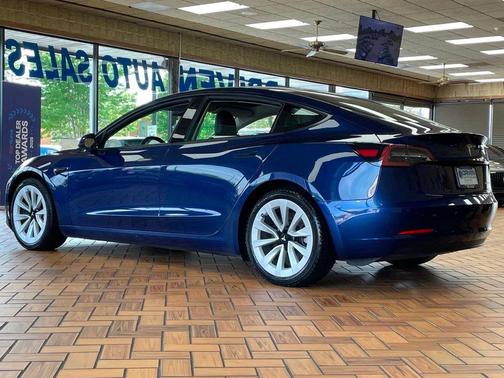 Deep Blue Metallic 2022 Tesla Model 3 Long Range