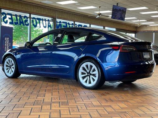 Deep Blue Metallic 2022 Tesla Model 3 Long Range