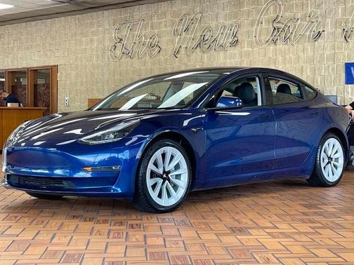 Deep Blue Metallic 2022 Tesla Model 3 Long Range