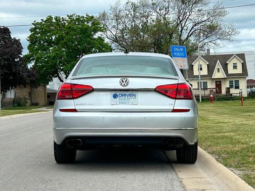 2016 Volkswagen Passat V6 SEL Premium