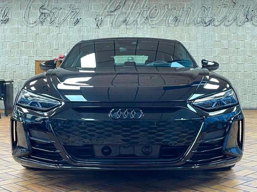 2024 Audi e-tron GT Prestige quattro