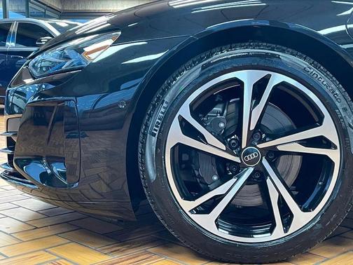2024 Audi e-tron GT Prestige quattro