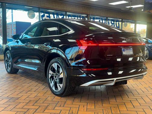 2022 Audi e-tron Sportback S line Premium