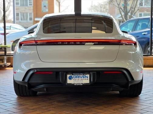 2022 Porsche Taycan RWD