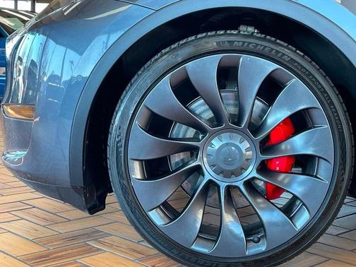 2022 Tesla Model Y Performance AWD