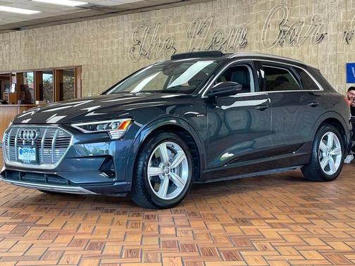 Manhattan Gray Metallic 2019 Audi e-tron Premium Plus