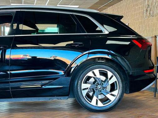 2022 Audi e-tron Premium
