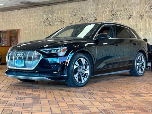 2022 Audi e-tron Premium