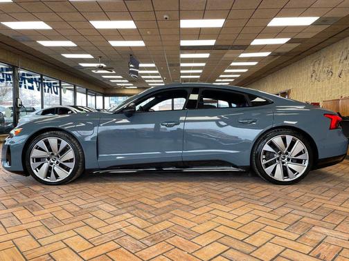 2022 Audi e-tron GT Prestige