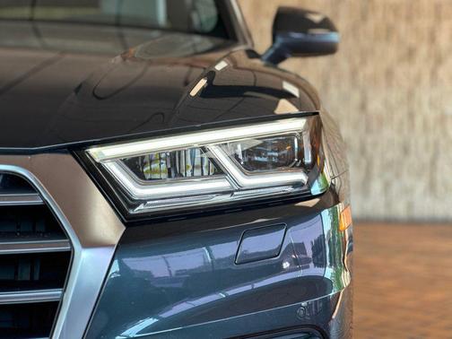 2020 Audi Q5 45 Premium Plus