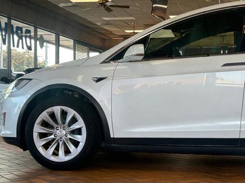 2019 Tesla Model X Standard Range AWD