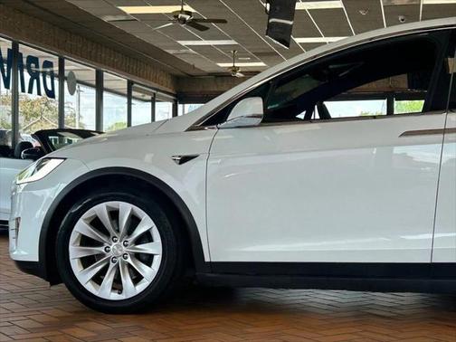 2018 Tesla Model X 75D AWD