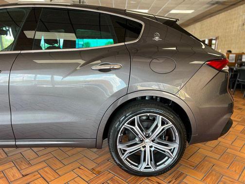 2021 Maserati Levante Base