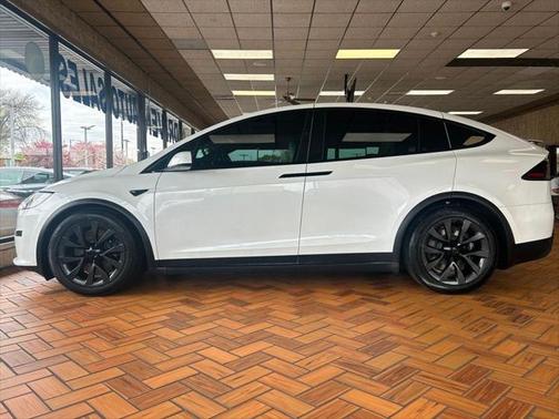 2023 Tesla Model X Standard Range AWD