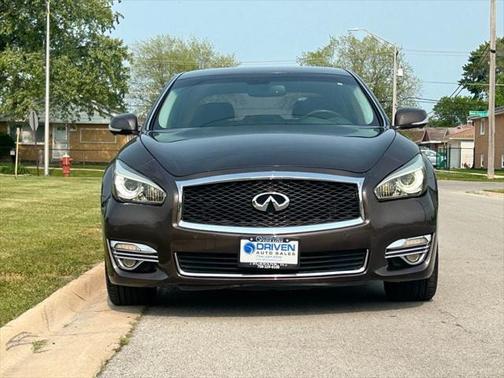 2017 INFINITI Q70 3.7 RWD