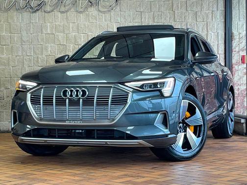 2019 Audi e-tron Prestige