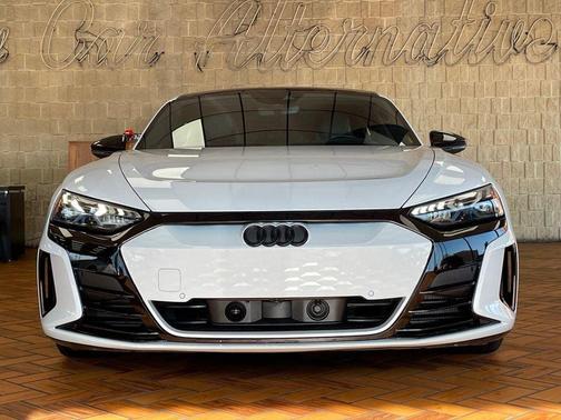 2023 Audi e-tron GT Premium Plus quattro