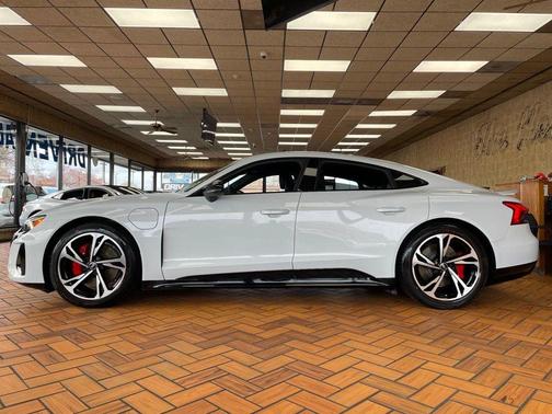 2023 Audi e-tron GT Premium Plus quattro