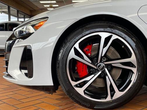 2023 Audi e-tron GT Premium Plus quattro