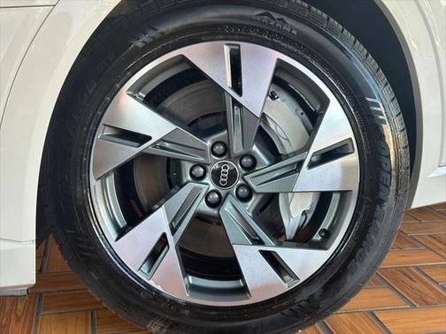 2021 Audi e-tron Premium