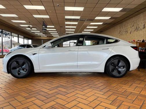 Pearl White Multi-Coat 2019 Tesla Model 3 Long Range