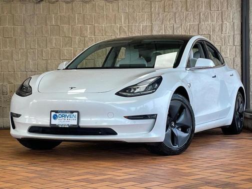 Pearl White Multi-Coat 2019 Tesla Model 3 Long Range