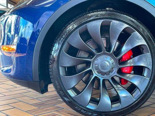 2022 Tesla Model Y Performance AWD