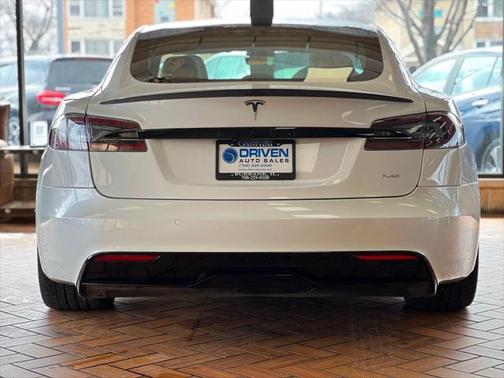 2022 Tesla Model S Plaid