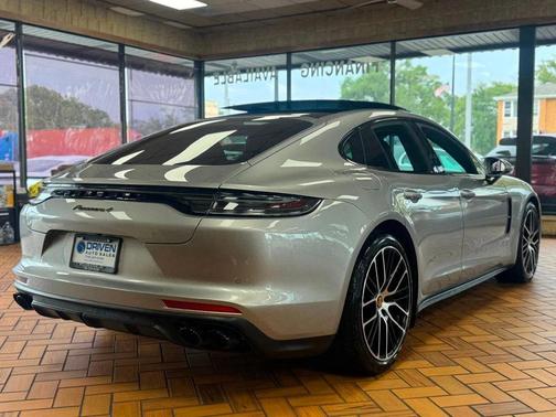 2023 Porsche Panamera 4 E-Hybrid Platinum Edition AWD