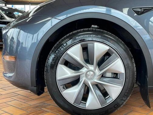2023 Tesla Model Y Long Range AWD