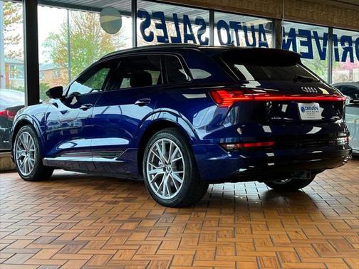 2021 Audi e-tron Prestige