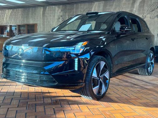 2025 Volvo EX90 Twin Motor Plus 7-Seater