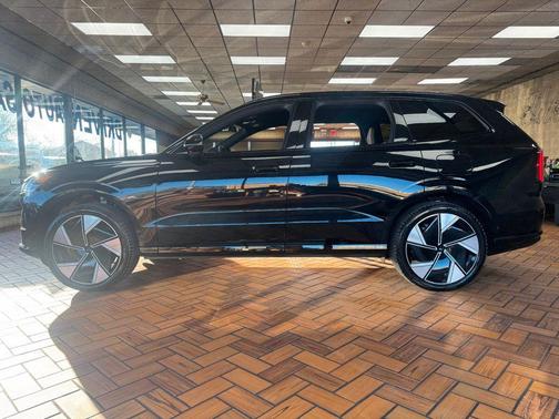 2025 Volvo EX90 Twin Motor Plus 7-Seater