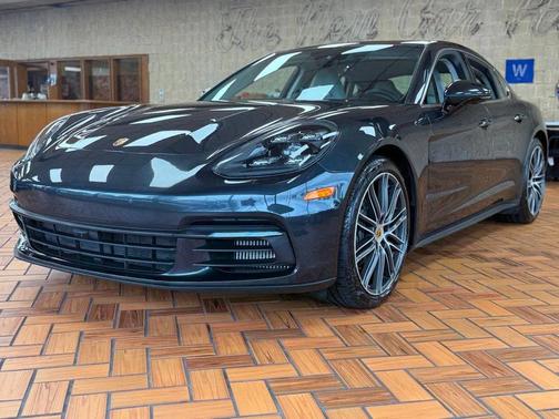 Volcano Grey Metallic 2017 Porsche Panamera 4S