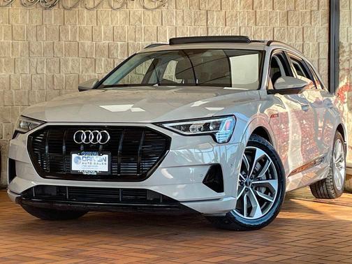 2021 Audi e-tron Premium Plus