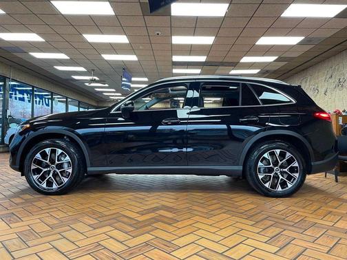 2025 Mercedes-Benz GLC 350e Base