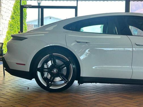 2024 Porsche Taycan RWD