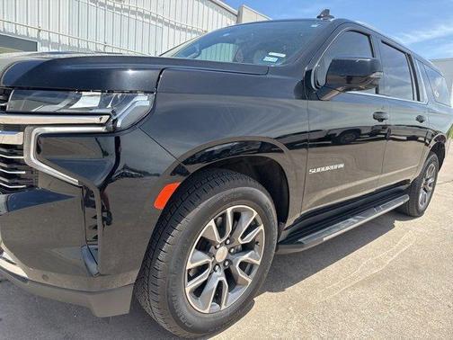 2022 Chevrolet Suburban LT