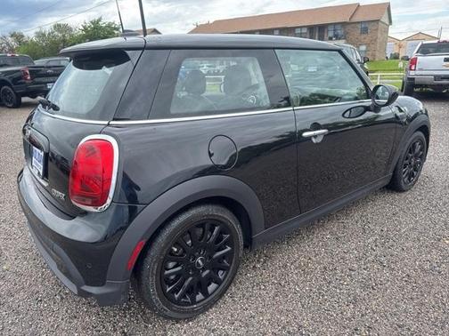 2022 MINI Hardtop Cooper