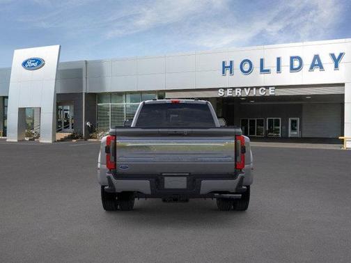 2025 Ford F-450 Platinum