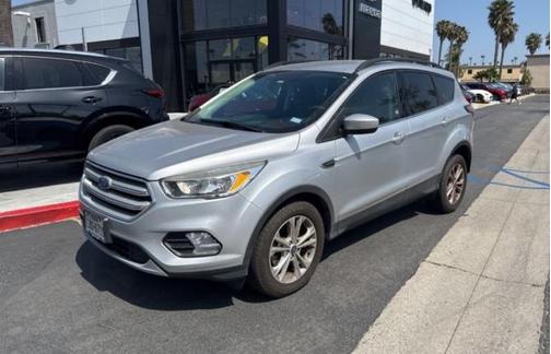 INGOT SILVER METALLIC 2018 Ford Escape SE