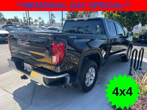 Onyx Black 2022 GMC Sierra 1500 SLE